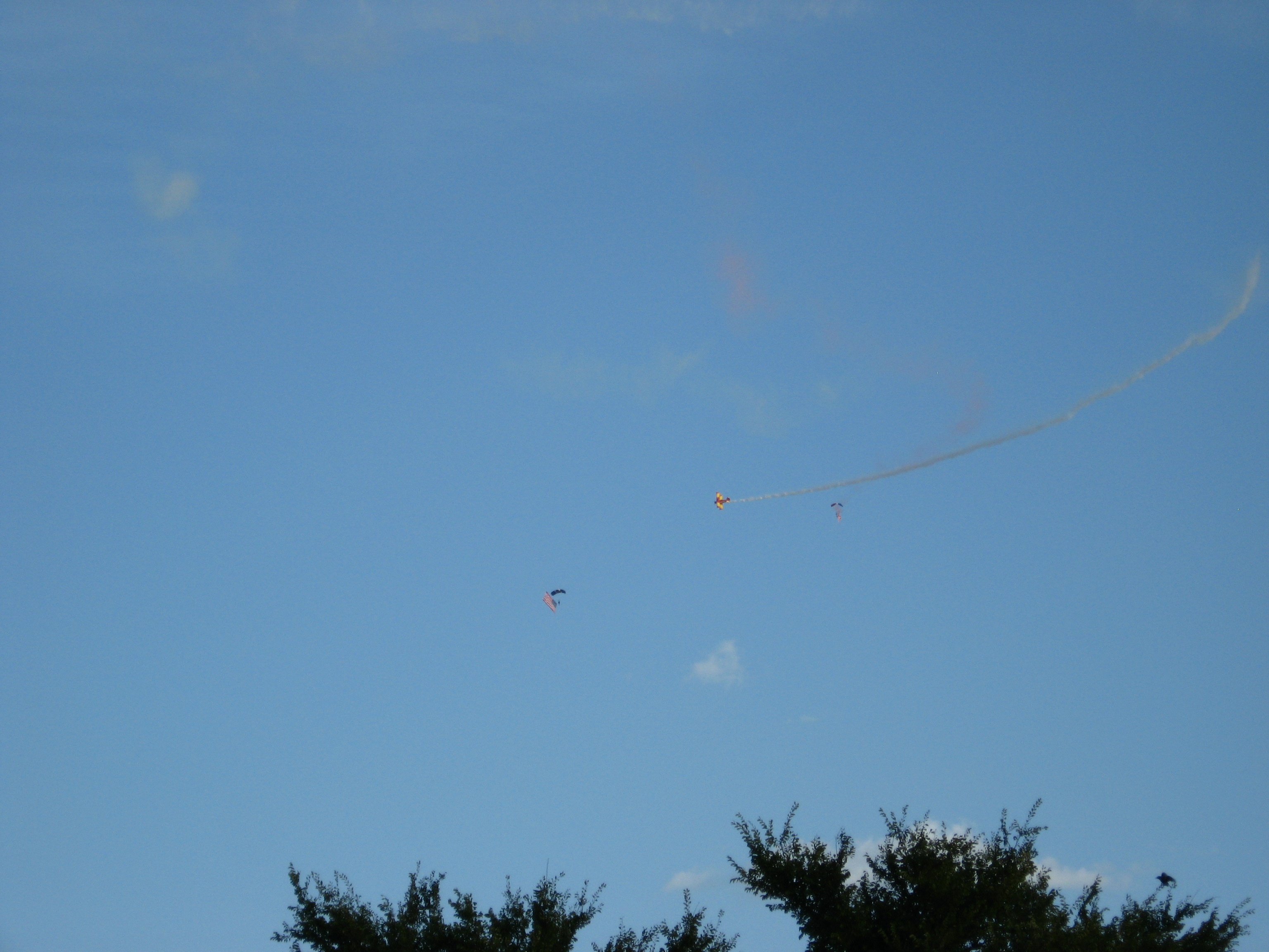 3049x2280 pixels (1,264K)